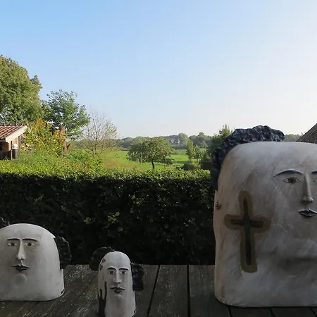 Bed & Breakfast De Kunstkamer Margraten