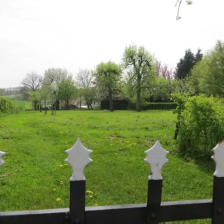 Bed & Breakfast De Kunstkamer Margraten